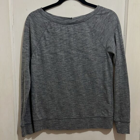 Vintage GAP Women's XS Grey Scoop Neck Long Sleeve T Shirt Light Sweatshirt - Picture 2 of 7